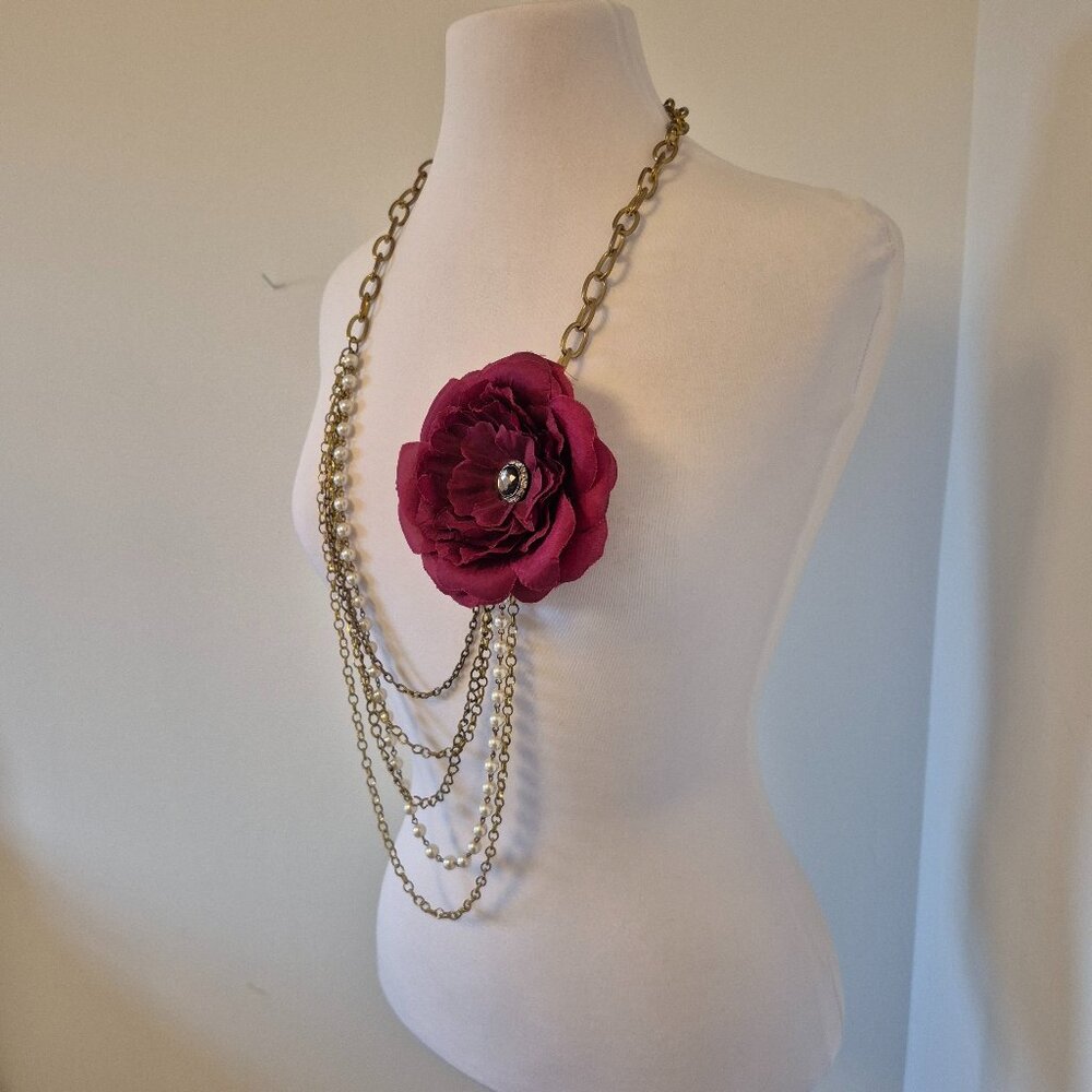 Rose Multi-Chain Necklace With Pearls